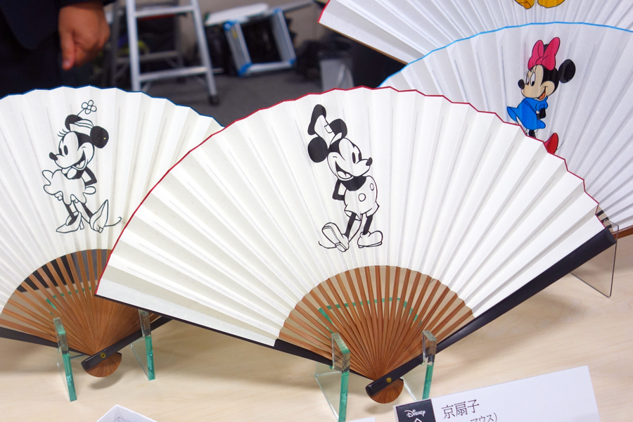 新商品が続々 ディズニーキャラクターを京都伝統工芸で表現 リビング京都 京都を楽しむ 生活情報サイト